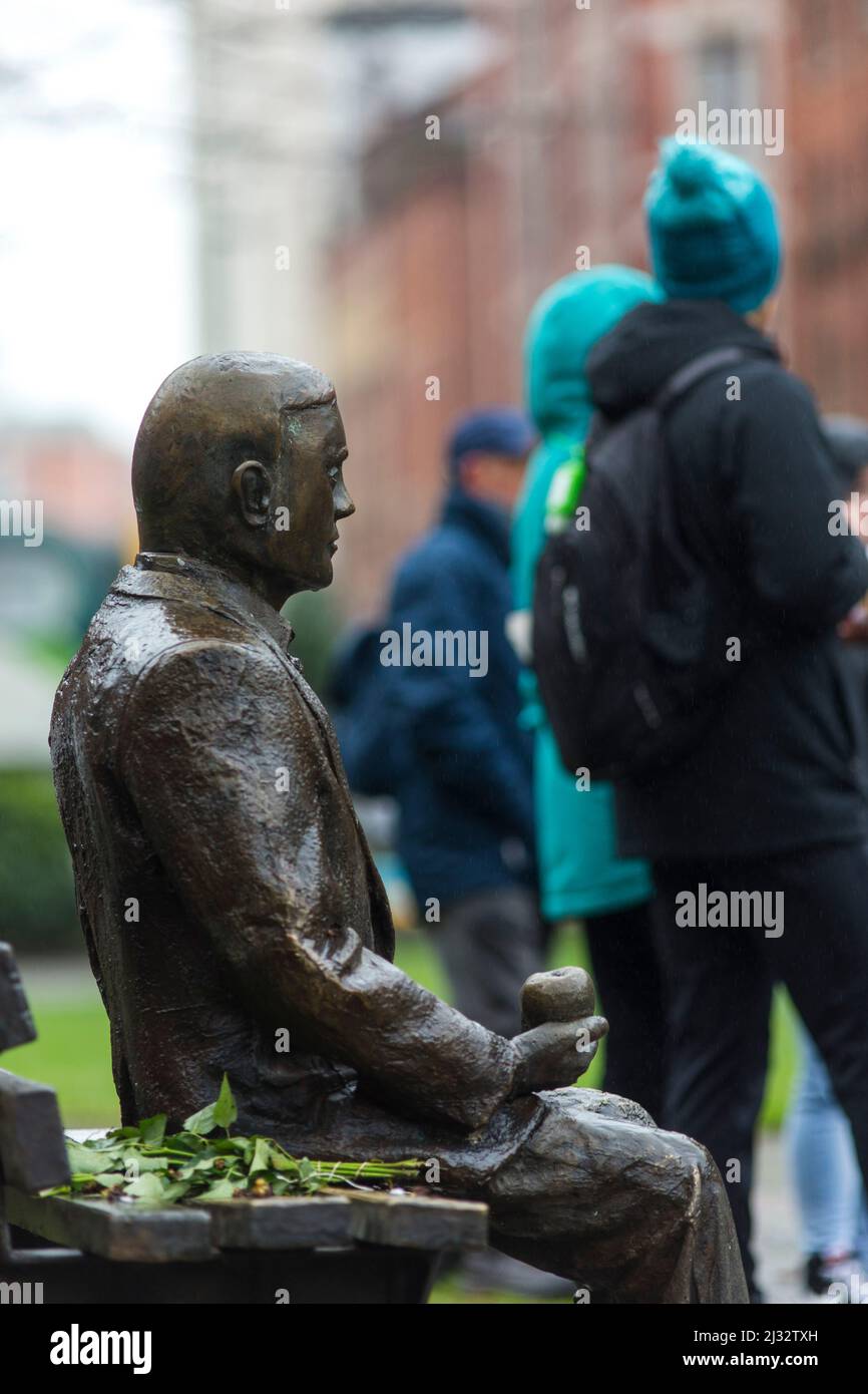 Das Alan Turing Memorial Im Sackville Park In Manchester England Ist Eine Skulptur Die An 