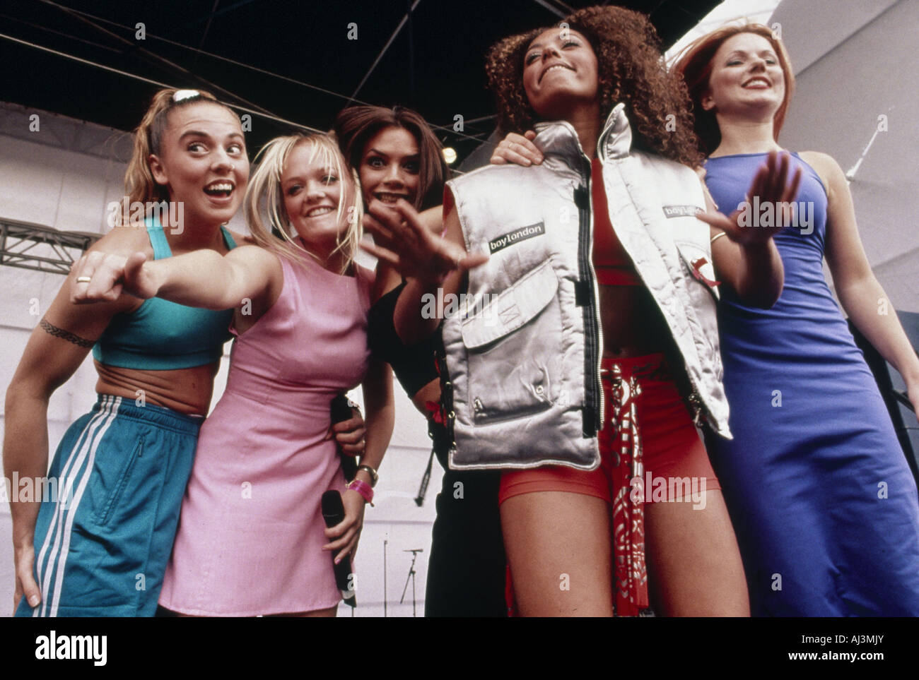 Spice Girls Uk Pop Gruppe Im Jahr 1996 Vom Linken Melanie Chisholm Emma Bunton Victoria 