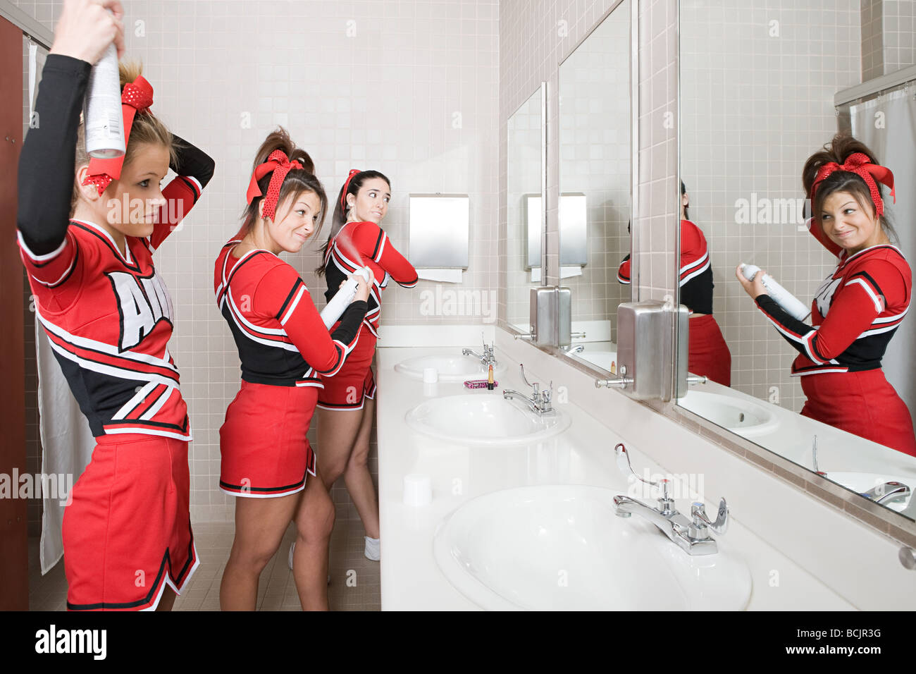 Cheerleader In Toilette Stockfotografie Alamy 4344