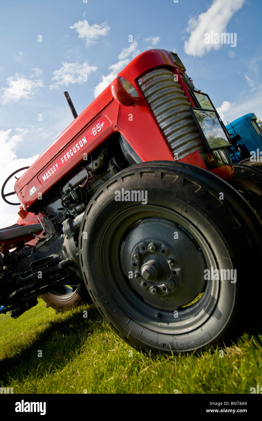 Oldtimer-Traktor bei Oldtimer Messe-Rallye Stockfotografie - Alamy