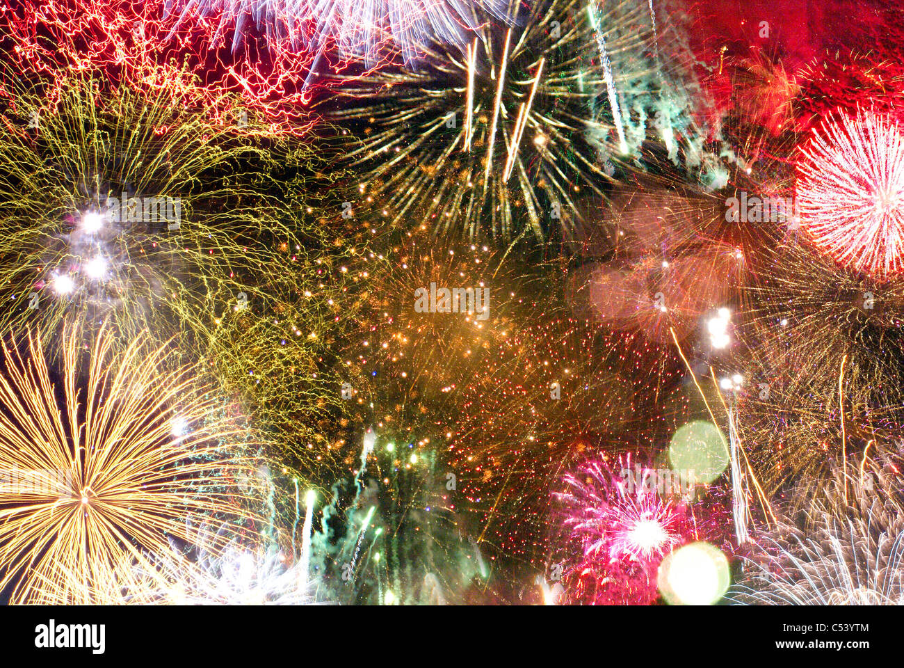Hintergrundbild Zeigt Viele Ausbrüche Von Feuerwerk Stockfotografie Alamy 