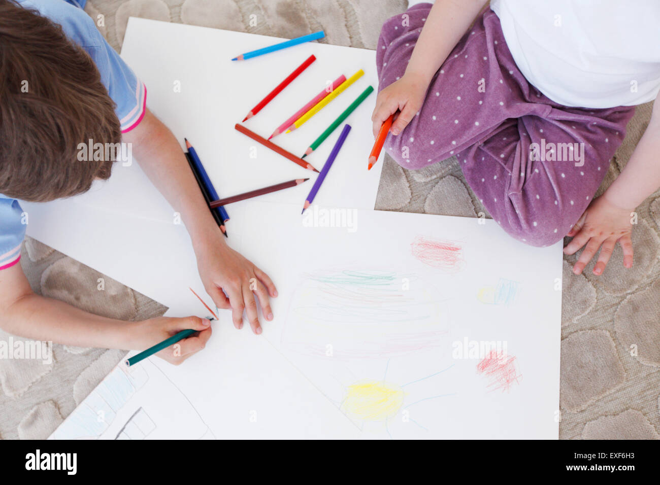 Bruder Und Schwester Bilder Zeichnen Stockfotografie Alamy