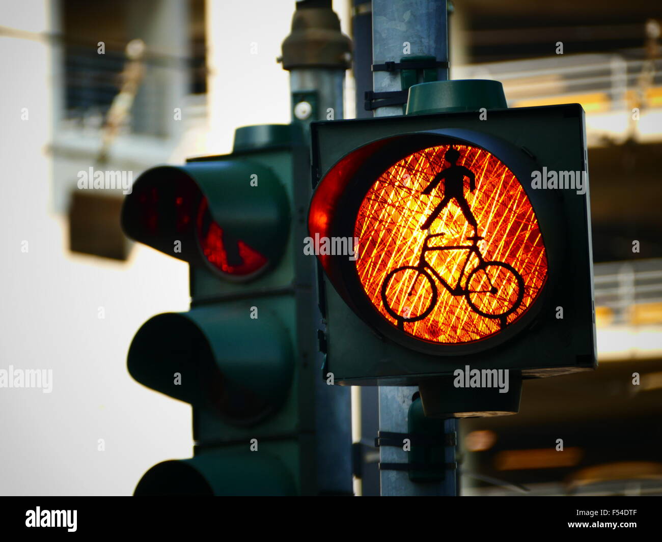 fahrrad bei rot über die ampel