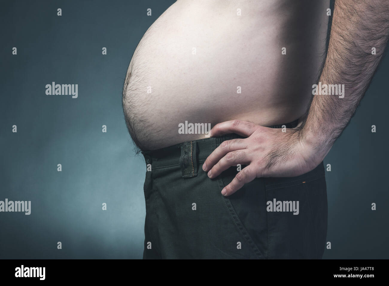 Mann Mit Dicken Fetten Bauch Stockfotografie Alamy 
