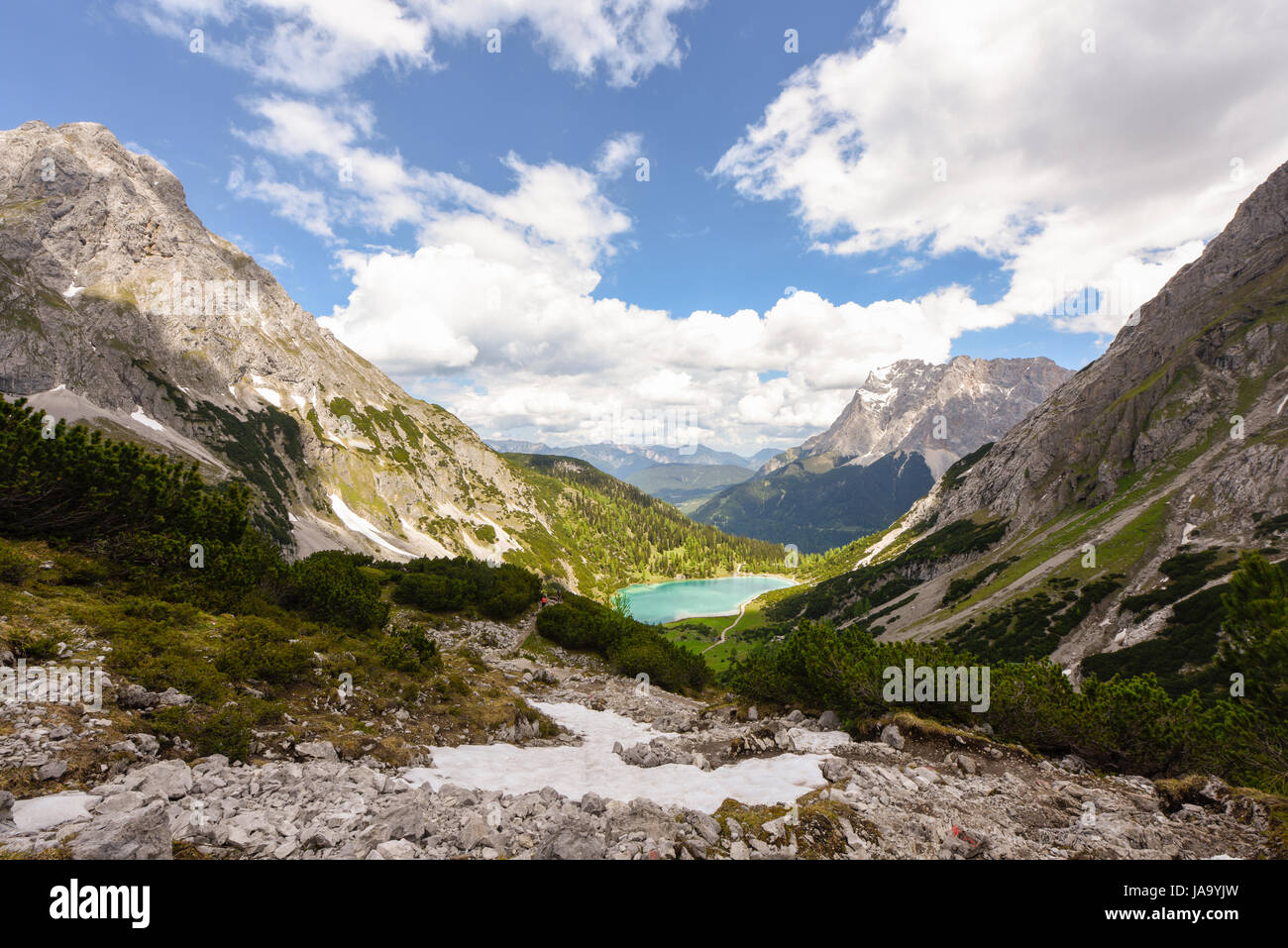 Panorama Der Zugspitze Berg Und See Seebensee Ehrwald Tirol Österreich Stockfotografie Alamy 1046