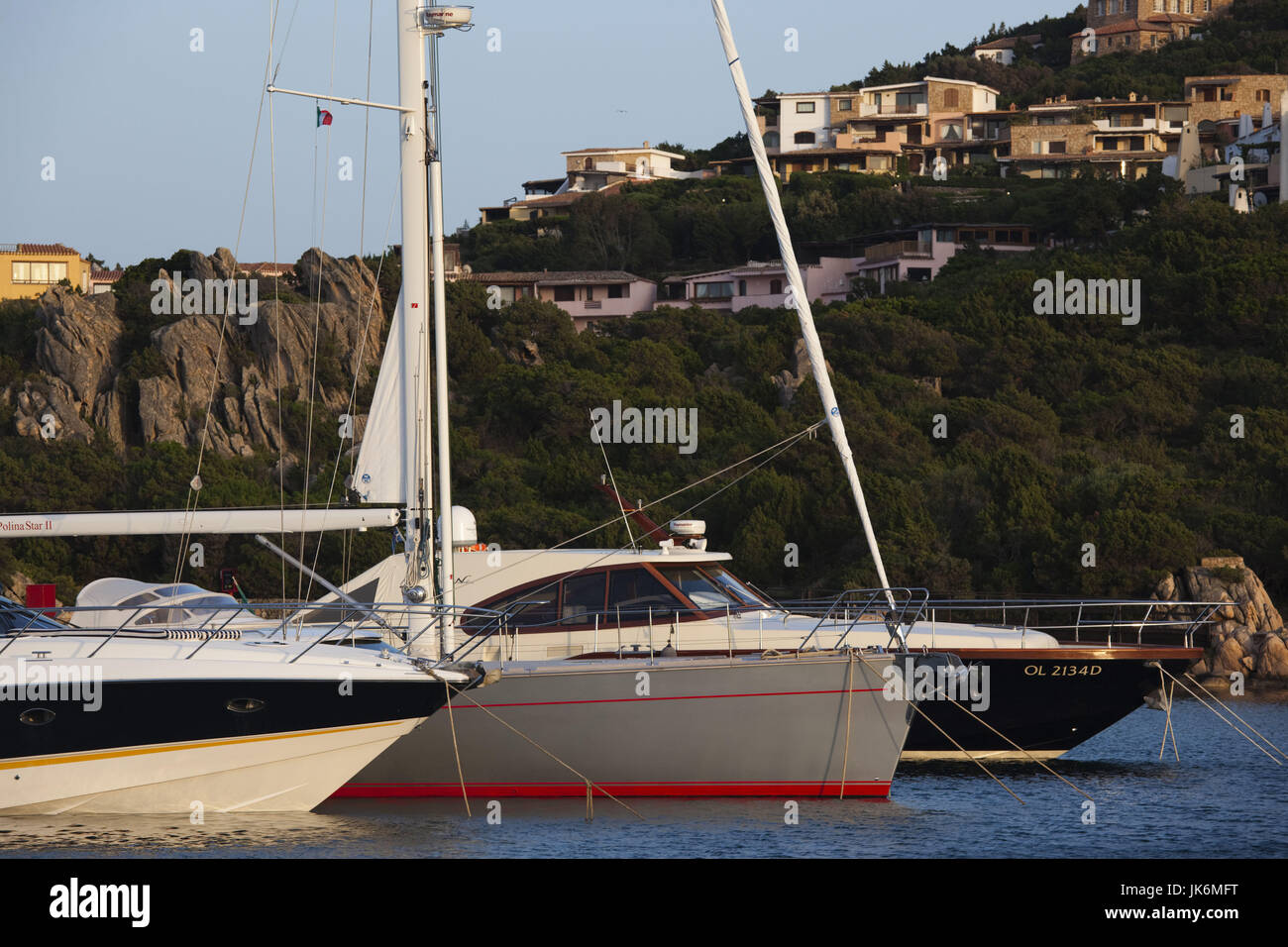 graue yacht sardinien