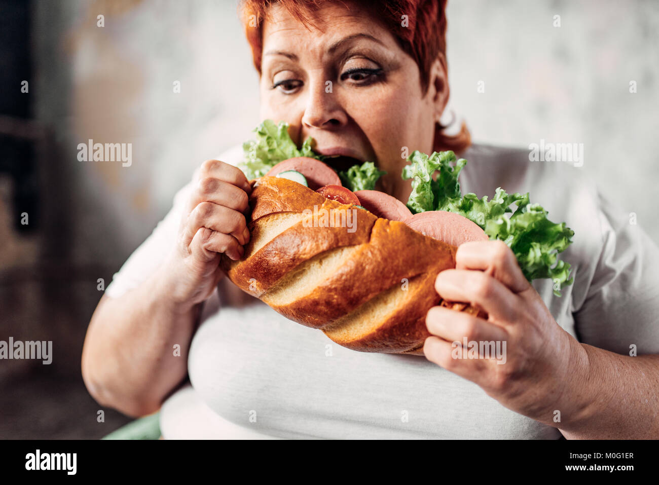 41+ Fette frau bilder lustig , Fette Frau isst Sandwich, Übergewicht, bulimic. Ungesunde Lebensweise